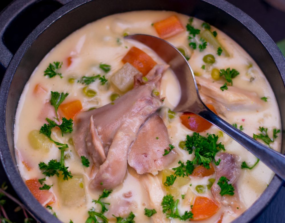 Alternatives to Cream of Chicken Soup: 7 Awesome Substitutions