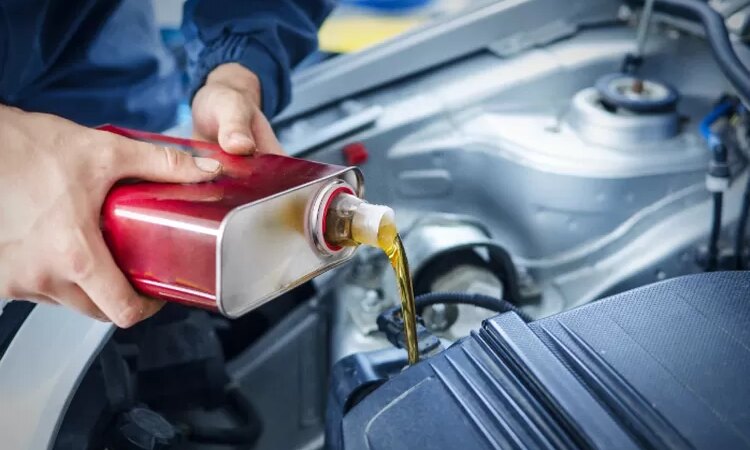How to Choose a Suitable Motor Oil to Maintain Vehicle Engine Performance?  Check out the Guide Here